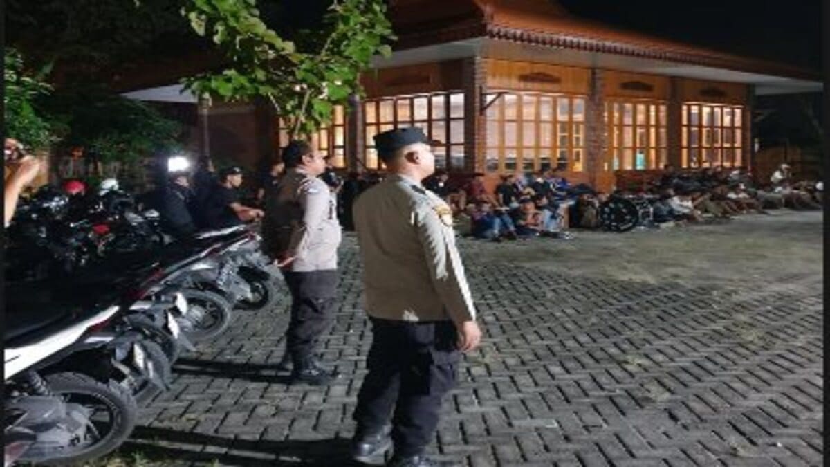 Nobar Persela vs PSIS di Graha Narita Lamongan, warga antusias dan aman