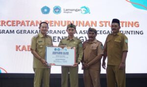 PKK Lamongan menyalurkan bantuan Program Genting periode kedua untuk balita stunting dan ibu hamil rentan