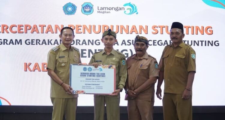 PKK Lamongan menyalurkan bantuan Program Genting periode kedua untuk balita stunting dan ibu hamil rentan