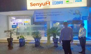 Petugas Polsek Tikung melakukan patroli objek vital malam hari untuk mencegah kejahatan 4C