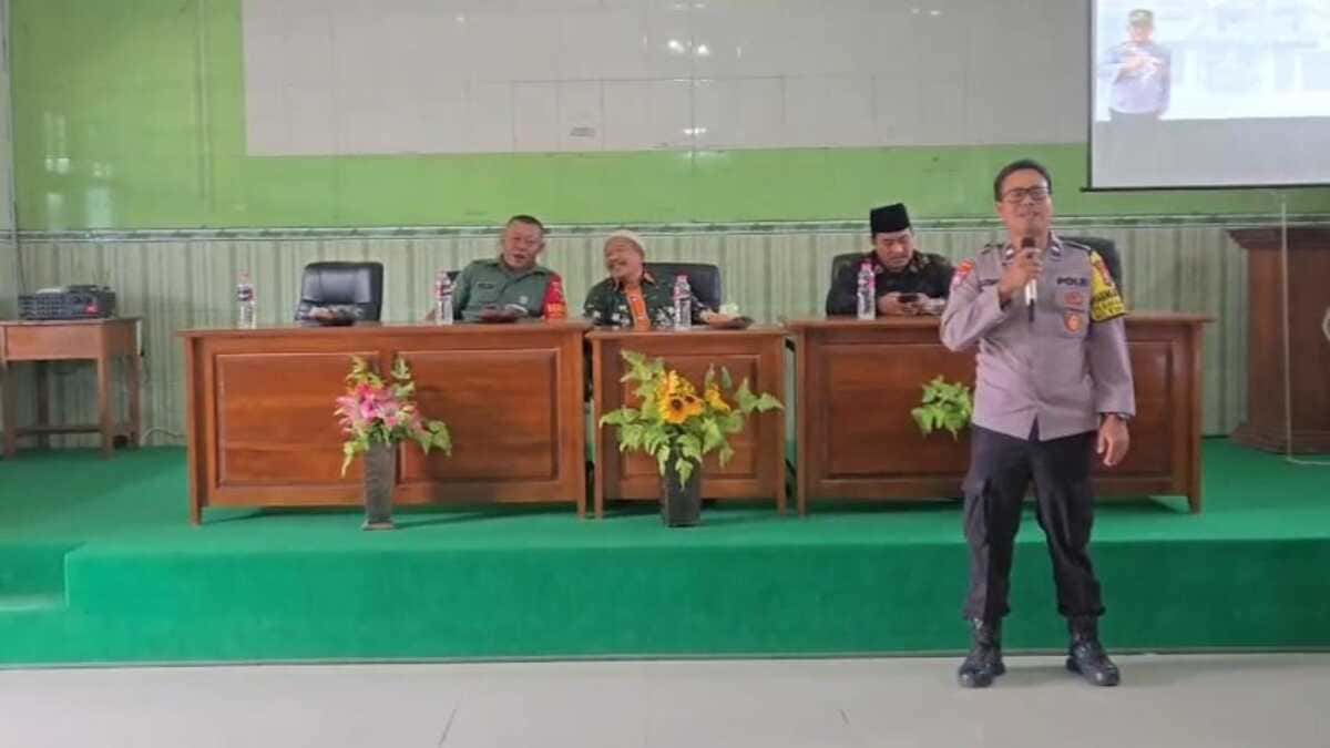 Sosialisasi Asmara Centil Polsek Tikung cegah bullying di SMK Islam Tikung