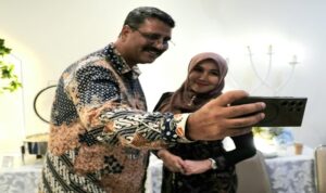 Senator DPD RI Lia Istifhama berdialog dengan warga saat agenda reses di Jawa Timur