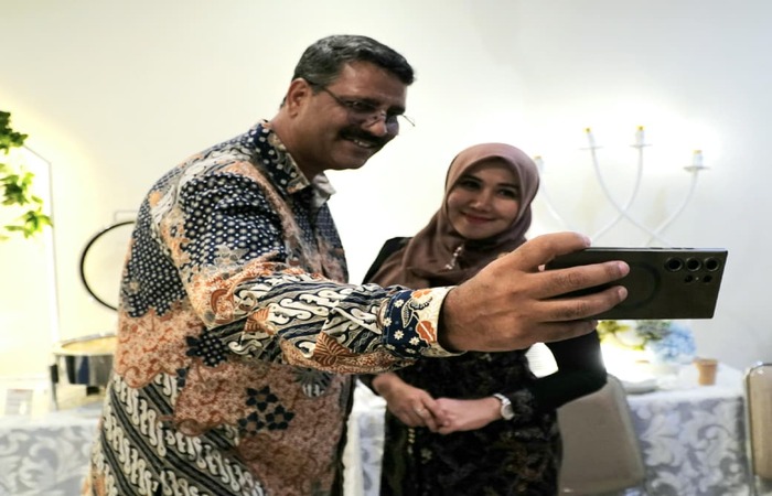 Senator DPD RI Lia Istifhama berdialog dengan warga saat agenda reses di Jawa Timur