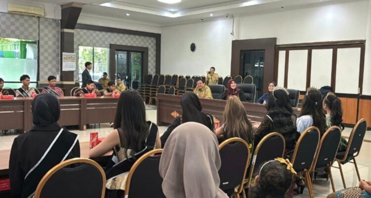 Lia Istifhama berdialog di Diskop-UKM Jatim soal literasi kewirausahaan pemuda