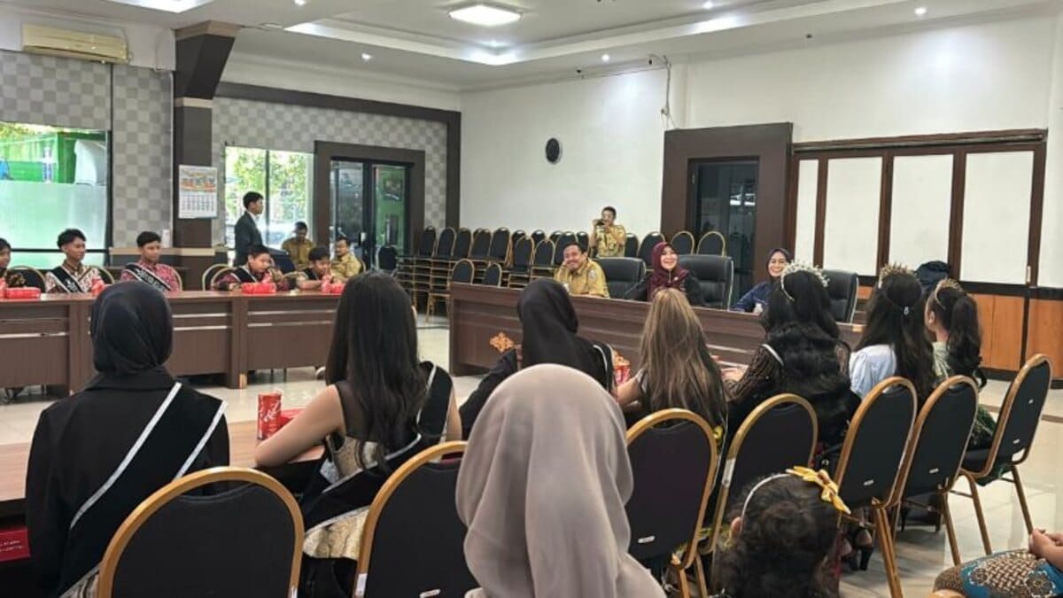 Lia Istifhama berdialog di Diskop-UKM Jatim soal literasi kewirausahaan pemuda