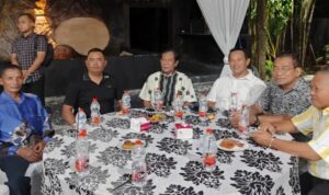 Kapolsek Tikung dan Bupati Lamongan hadiri peresmian Kedai Kopi Wepepe di Tikung Lamongan