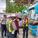 Satlantas Polres Lamongan ramp check bus pariwisata Ops Keselamatan Semeru 2026
